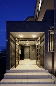 15/19 エントランス