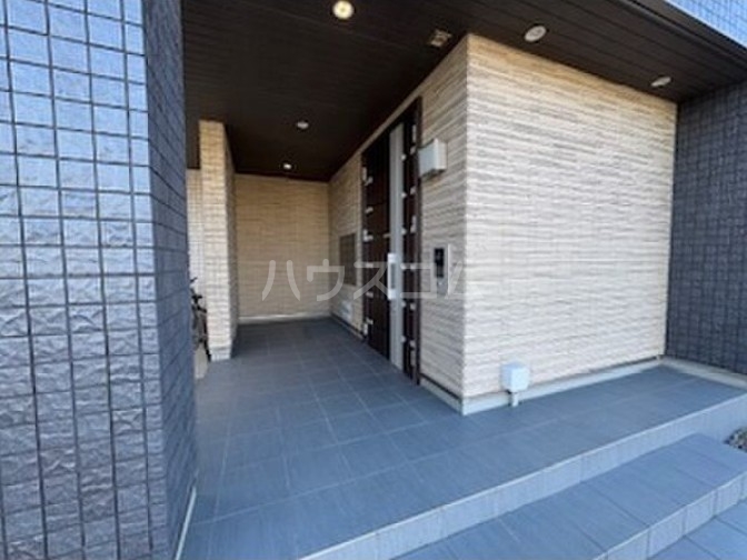 18/21 エントランス