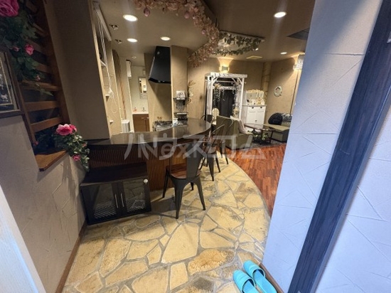 16/26 エントランス