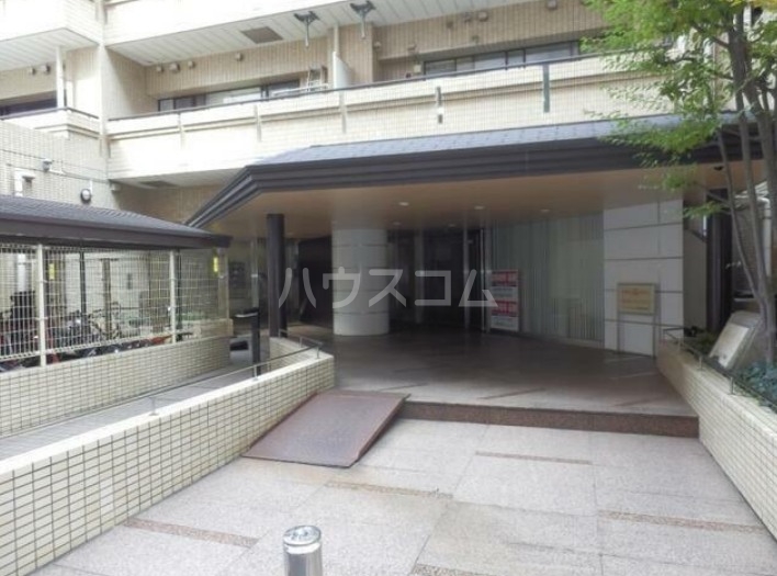 22/25 エントランス