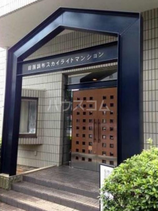 16/17 エントランス