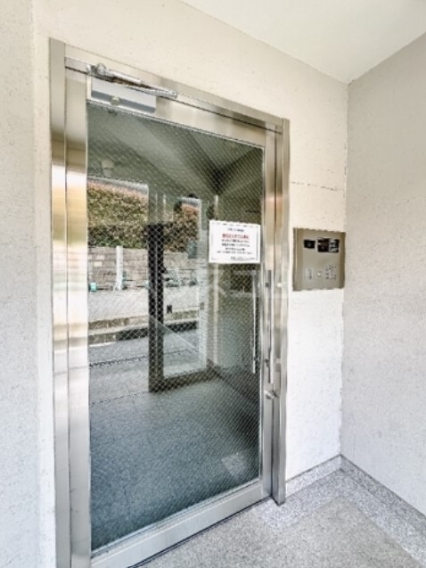 13/13 エントランス