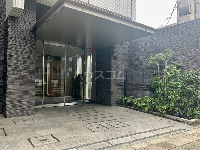 17/19 エントランス