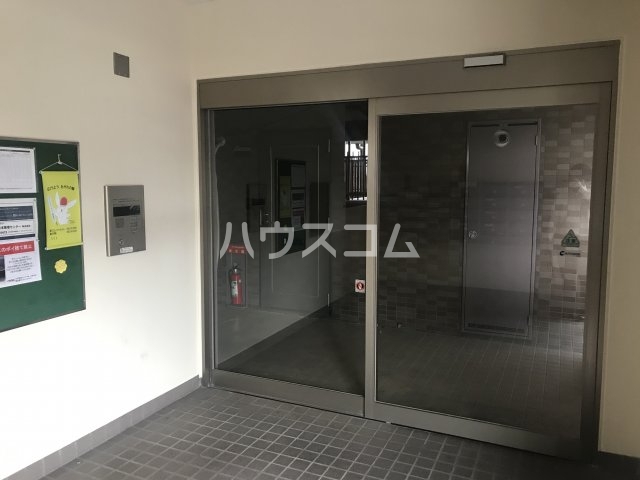 23/30 エントランス