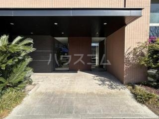 14/18 エントランス