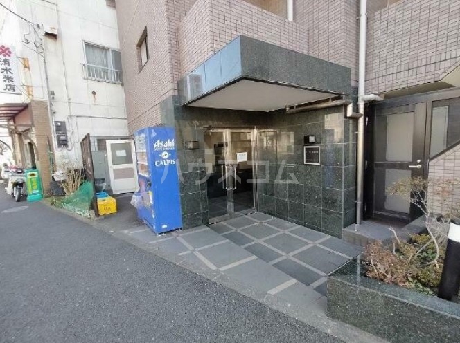 13/23 エントランス