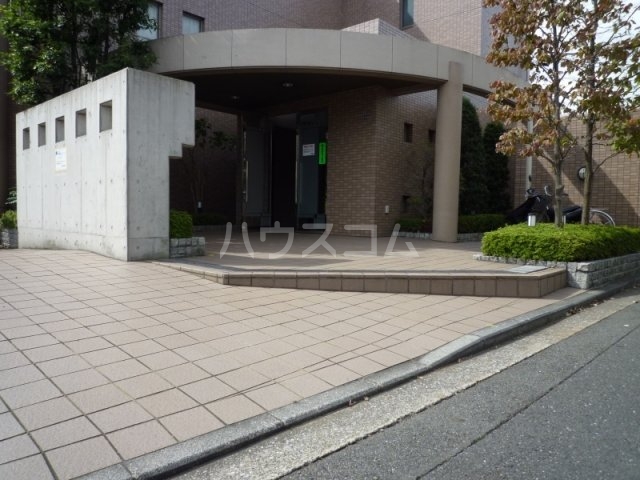 13/15 エントランス