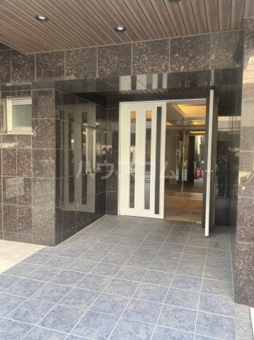 28/30 エントランス