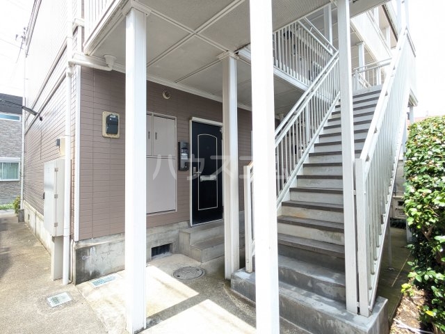 8/10 エントランス