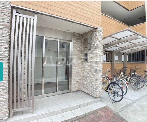 14/18 エントランス