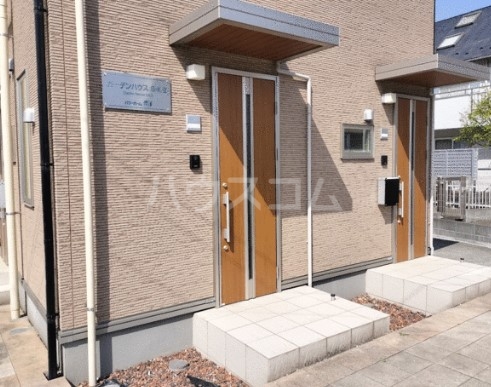 17/18 エントランス