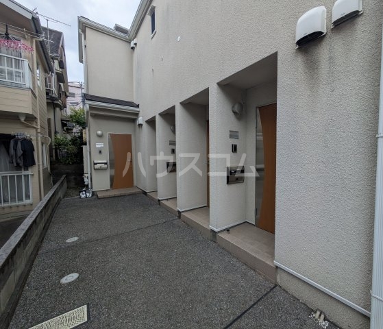 18/21 エントランス