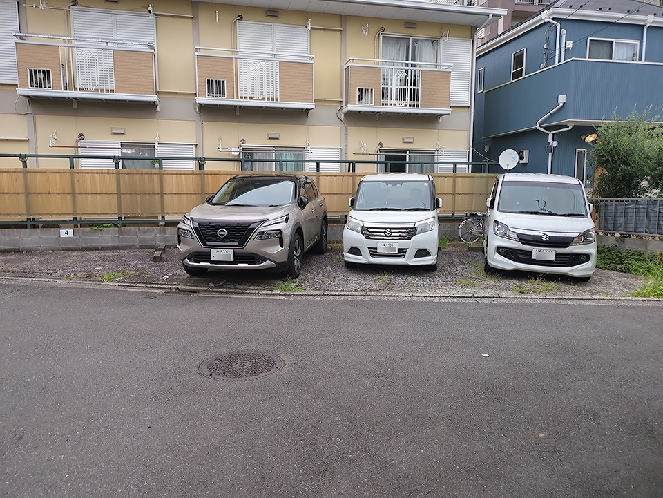 21/26 駐車場