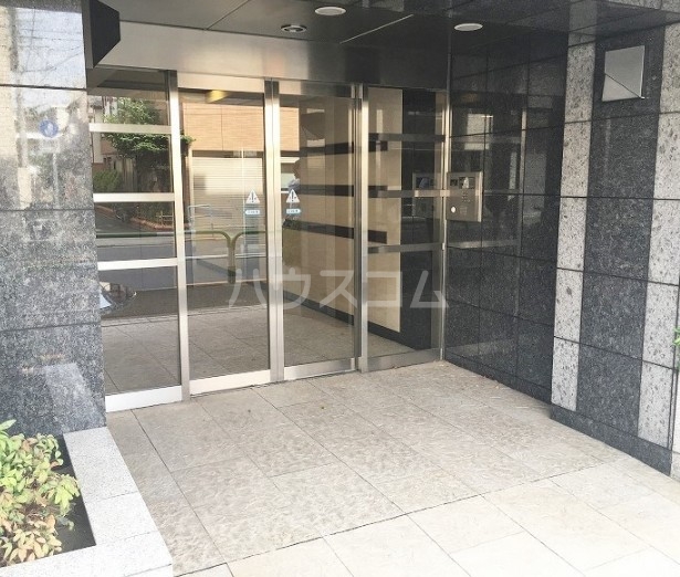 18/24 エントランス