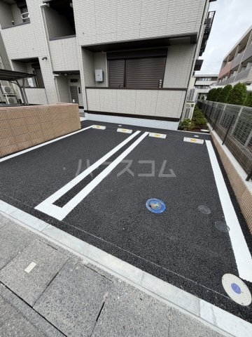 23/30 駐車場