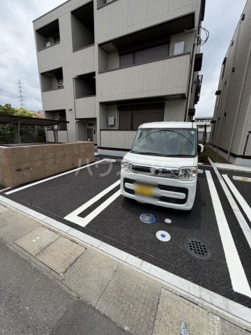 23/30 駐車場