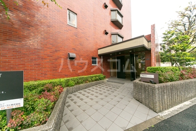 17/27 エントランス