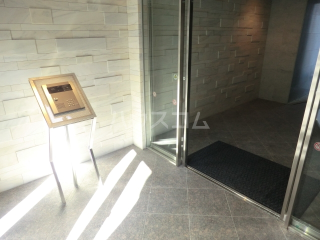 22/30 エントランス