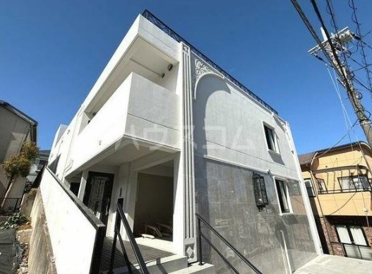 17/23 エントランス