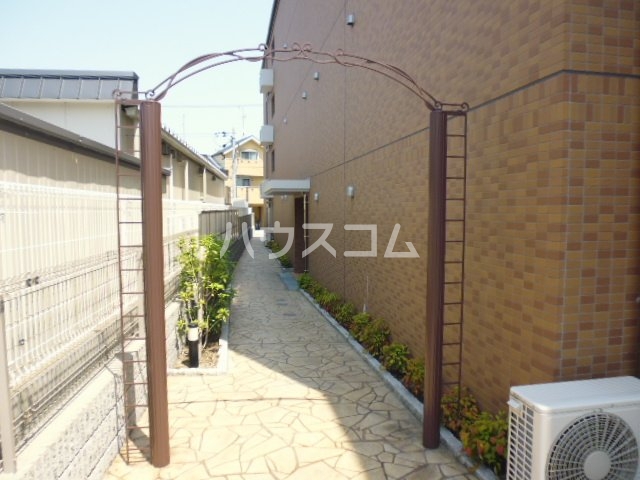 22/30 エントランス