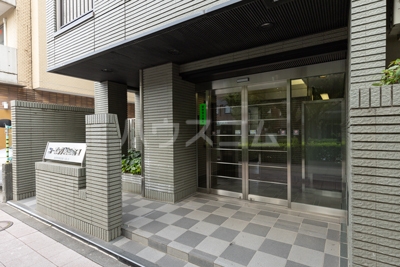 19/28 エントランス