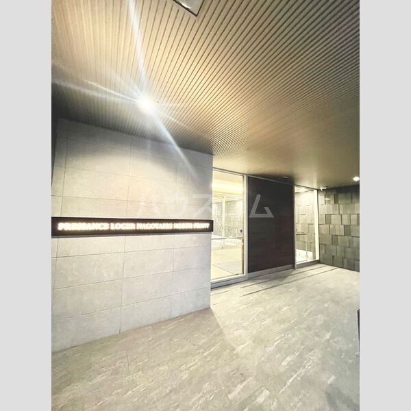 14/19 エントランス