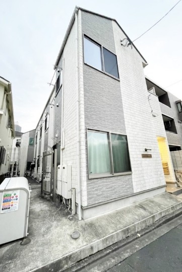 16/17 エントランス