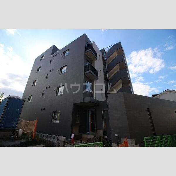 16/22 エントランス