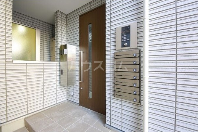 14/16 エントランス