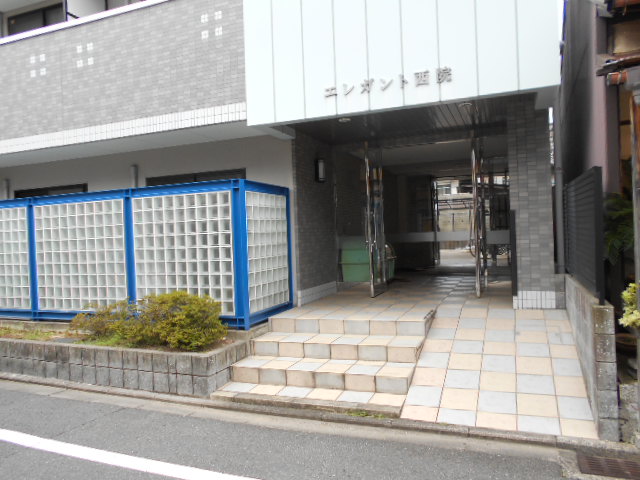 22/30 エントランス