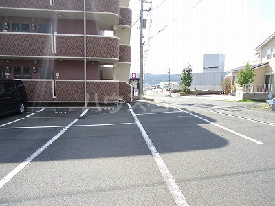 18/22 駐車場