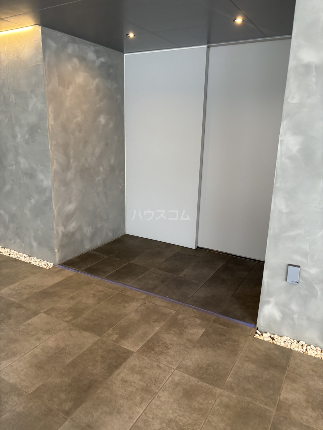 15/22 エントランス