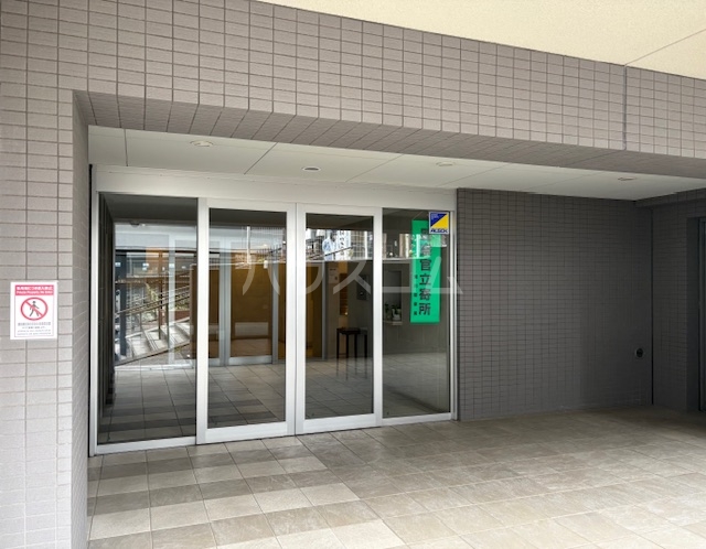 28/30 エントランス