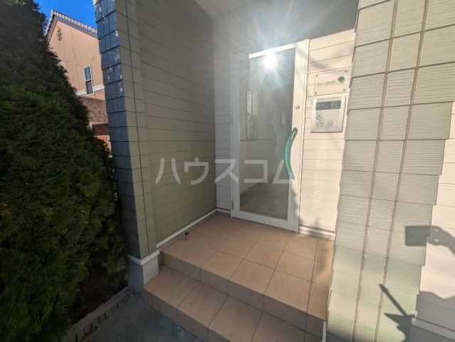 28/30 エントランス