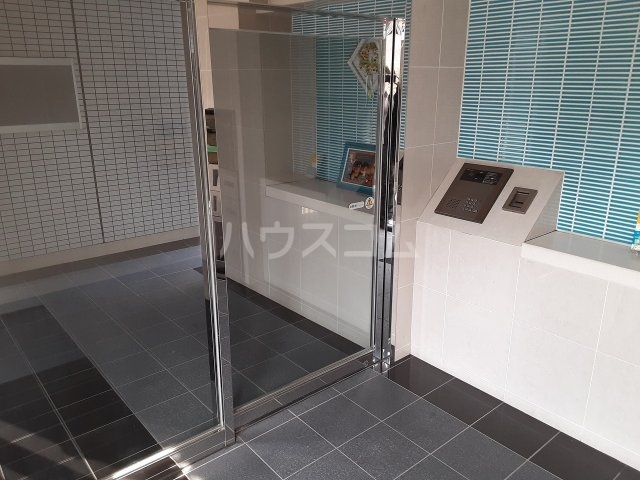 25/30 エントランス