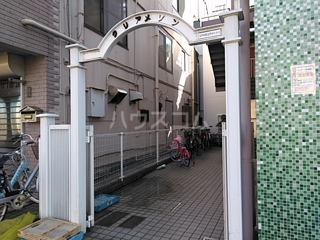 2/4 エントランス