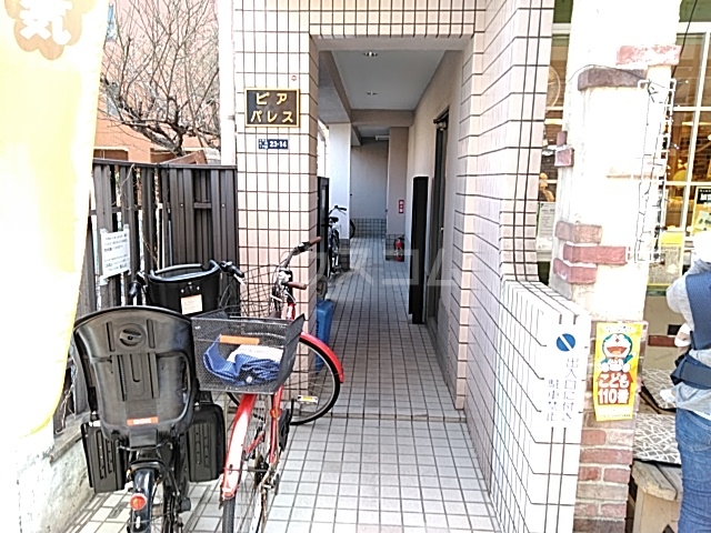 22/25 エントランス