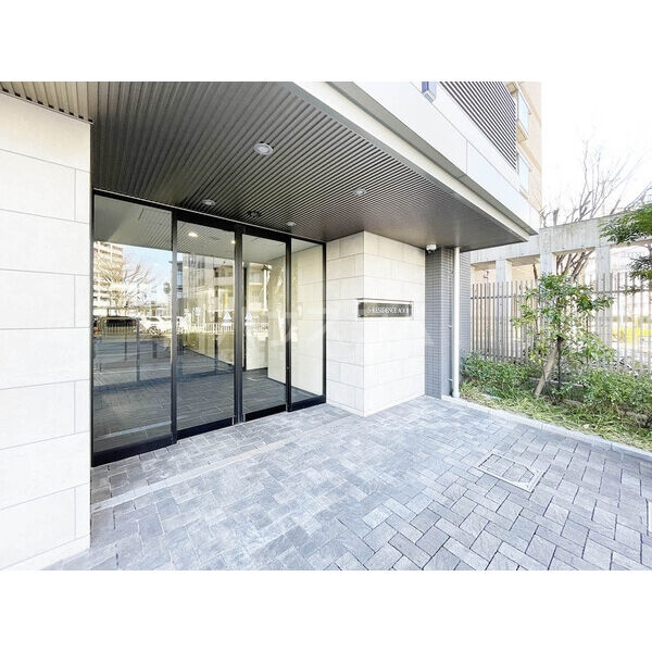 16/20 エントランス