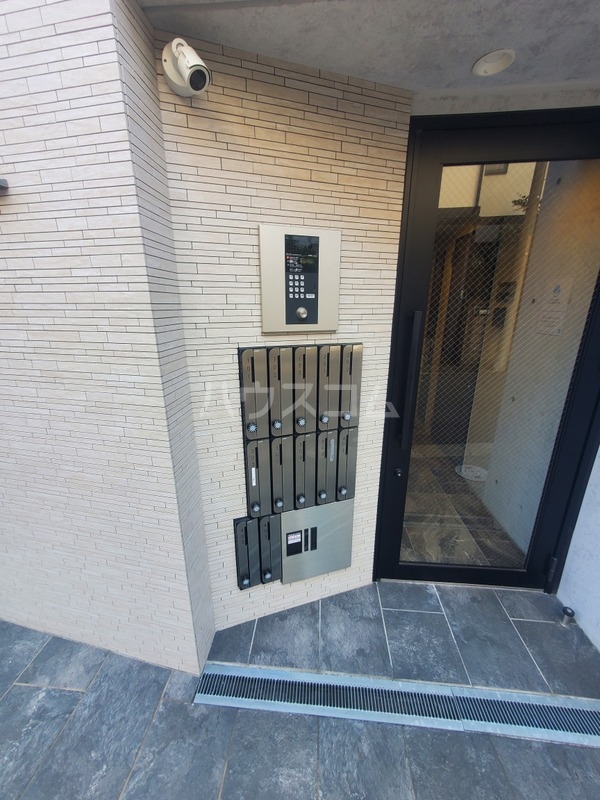 2/4 エントランス