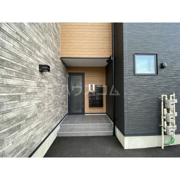 18/30 エントランス