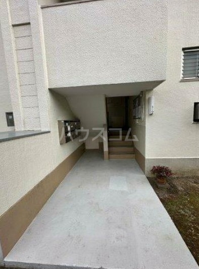 13/20 エントランス