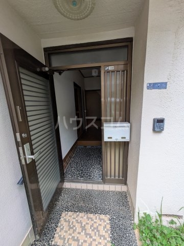 16/20 エントランス