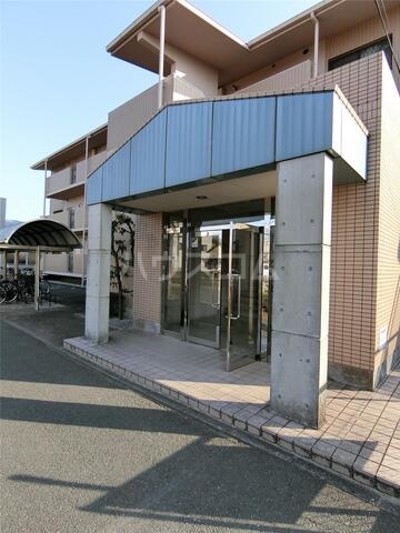 20/30 エントランス