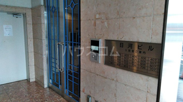 18/21 エントランス