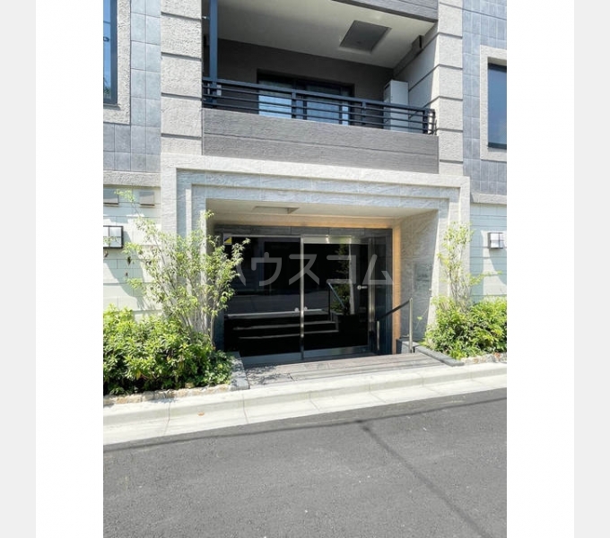 21/29 エントランス