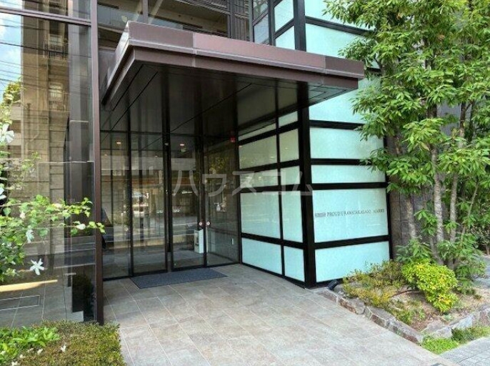 21/29 エントランス