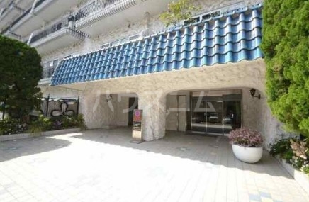 13/17 エントランス