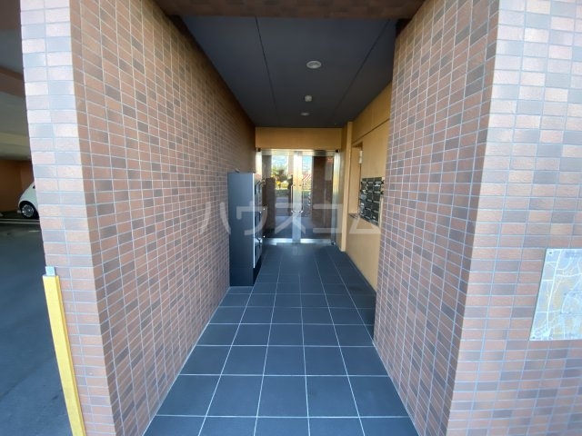 20/24 エントランス