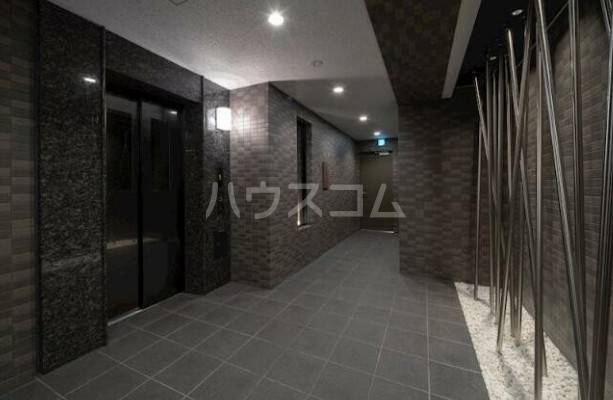 22/25 エントランス