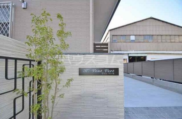 15/26 エントランス